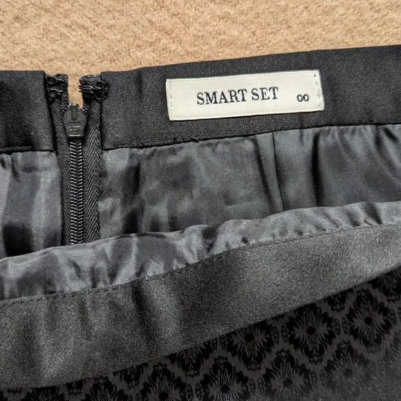Smart Set mini skirt - Picture 4 of 5